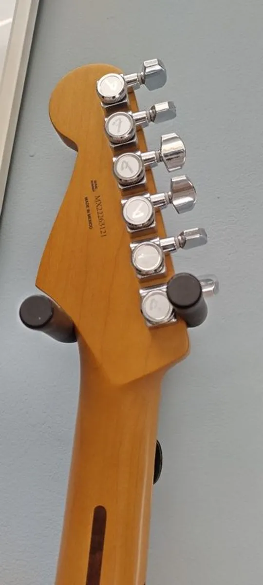 Fender Player Plus Stratocaster - Image 3