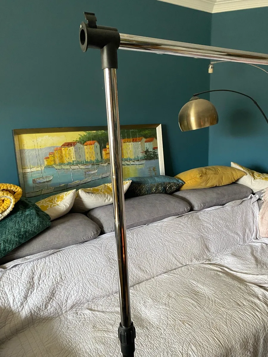 Clothes rail - Image 2