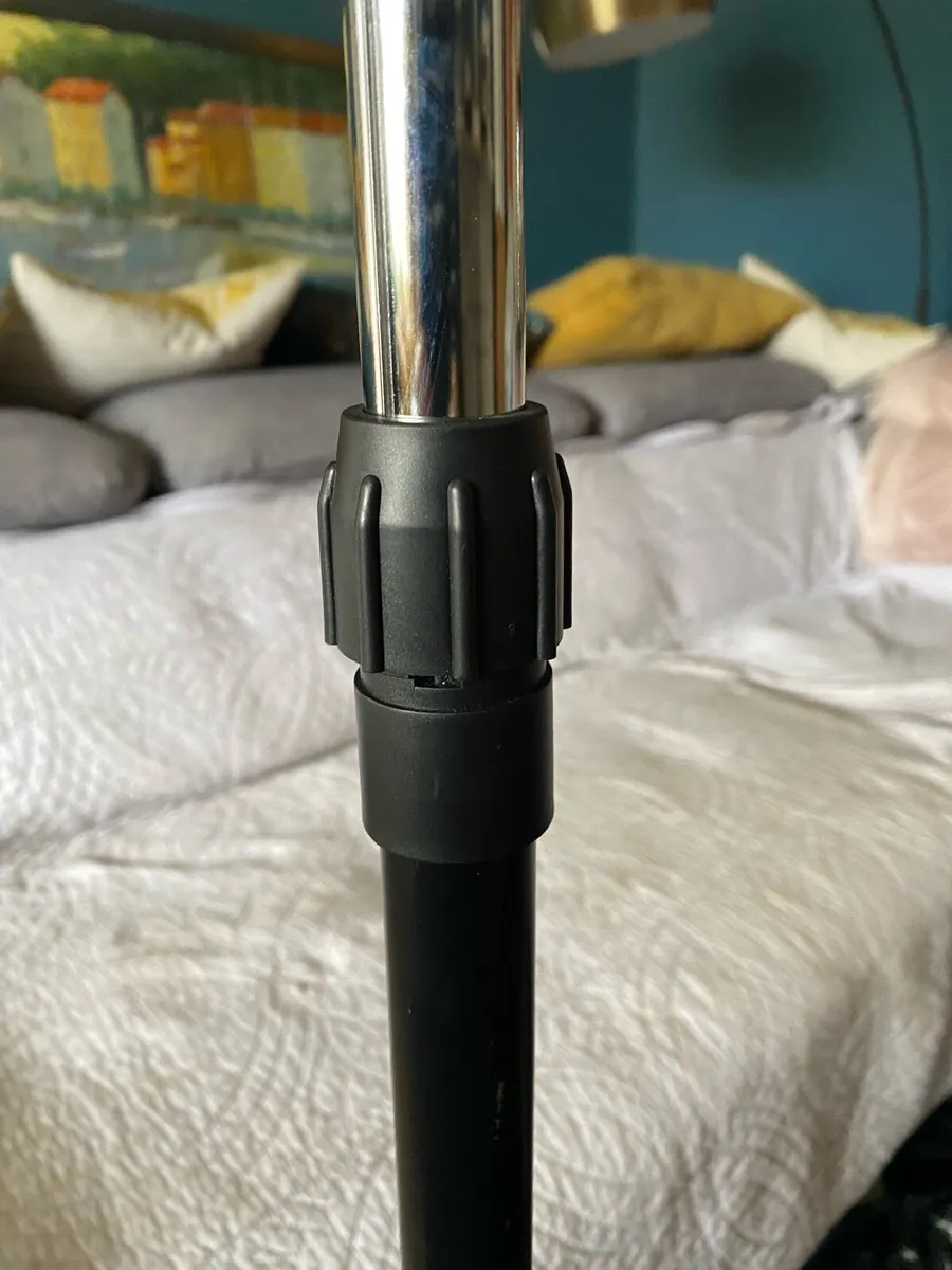 Clothes rail - Image 3