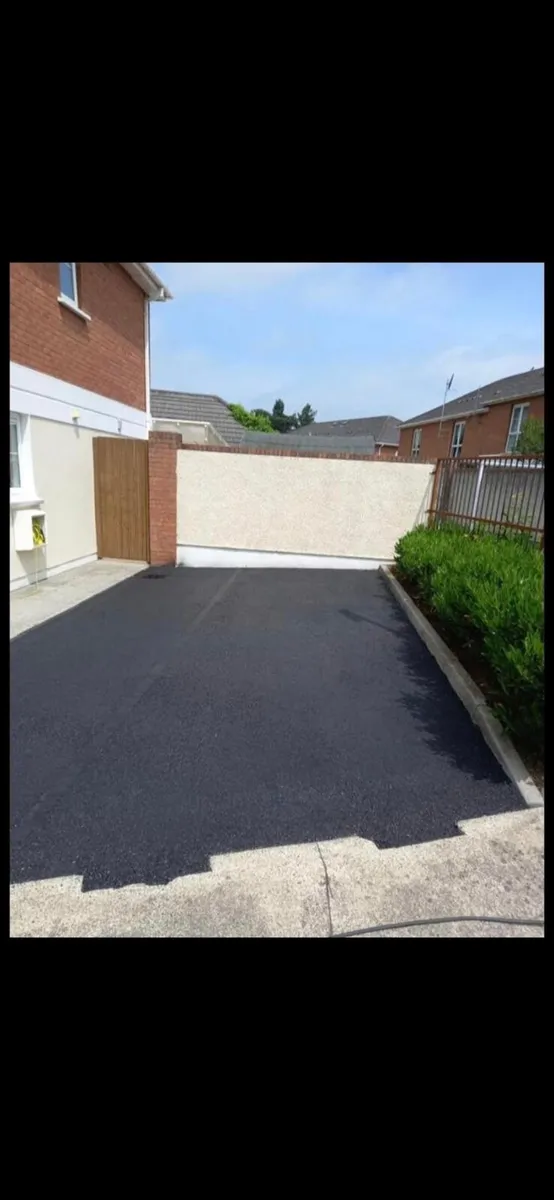 Tarmacadam driveway paint - Image 1