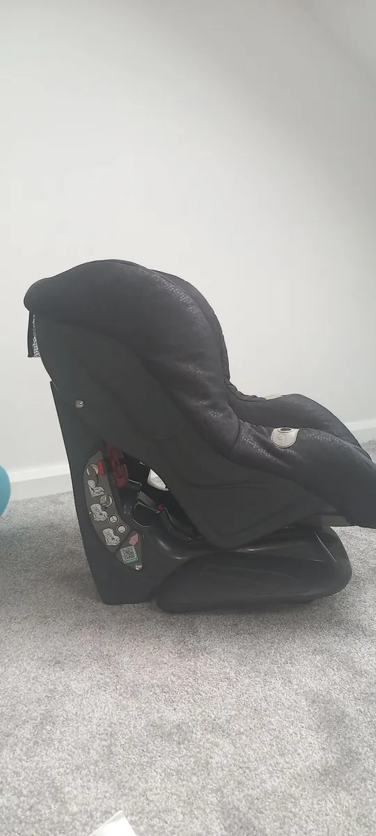 Car seat - Image 1