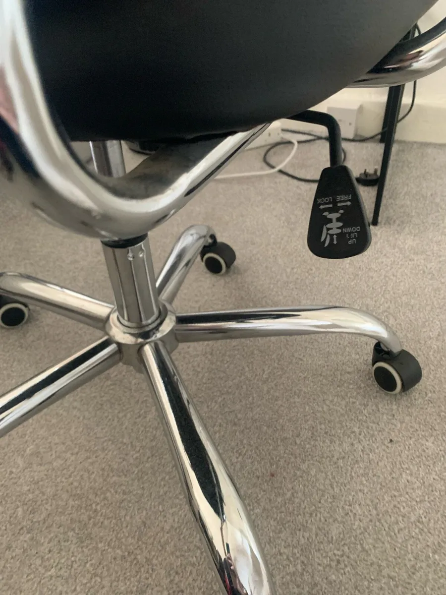 Office chair - Image 4
