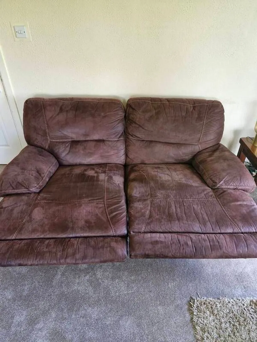3 piece recliner suite - Image 2