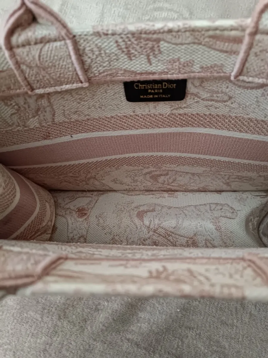 Dior bag  tote Dupe - Image 2