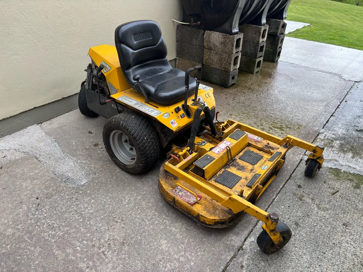 Walker 18HP zero turn mower - Image 1
