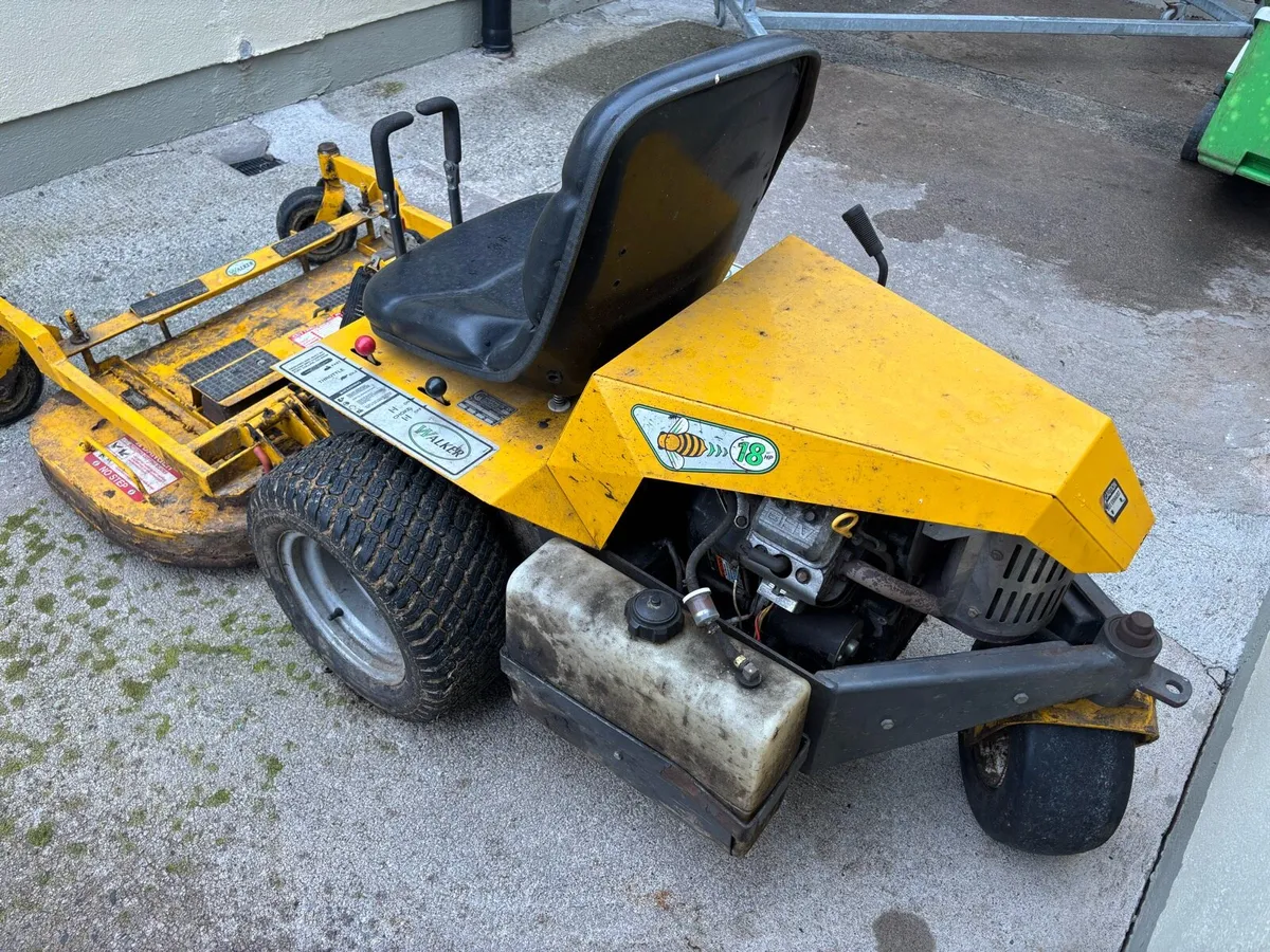 Walker 18HP zero turn mower - Image 3
