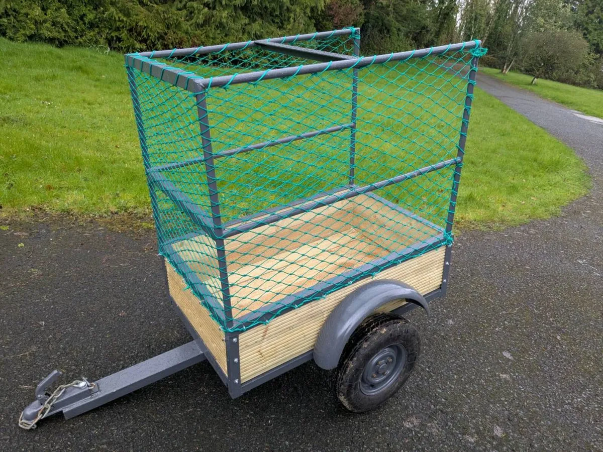 Small trailer ideal for bales/turf/recycling - Image 1