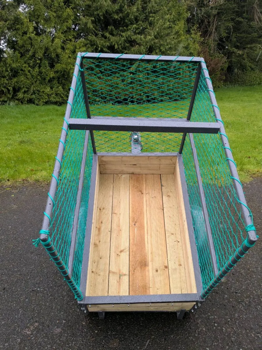 Small trailer ideal for bales/turf/recycling - Image 2