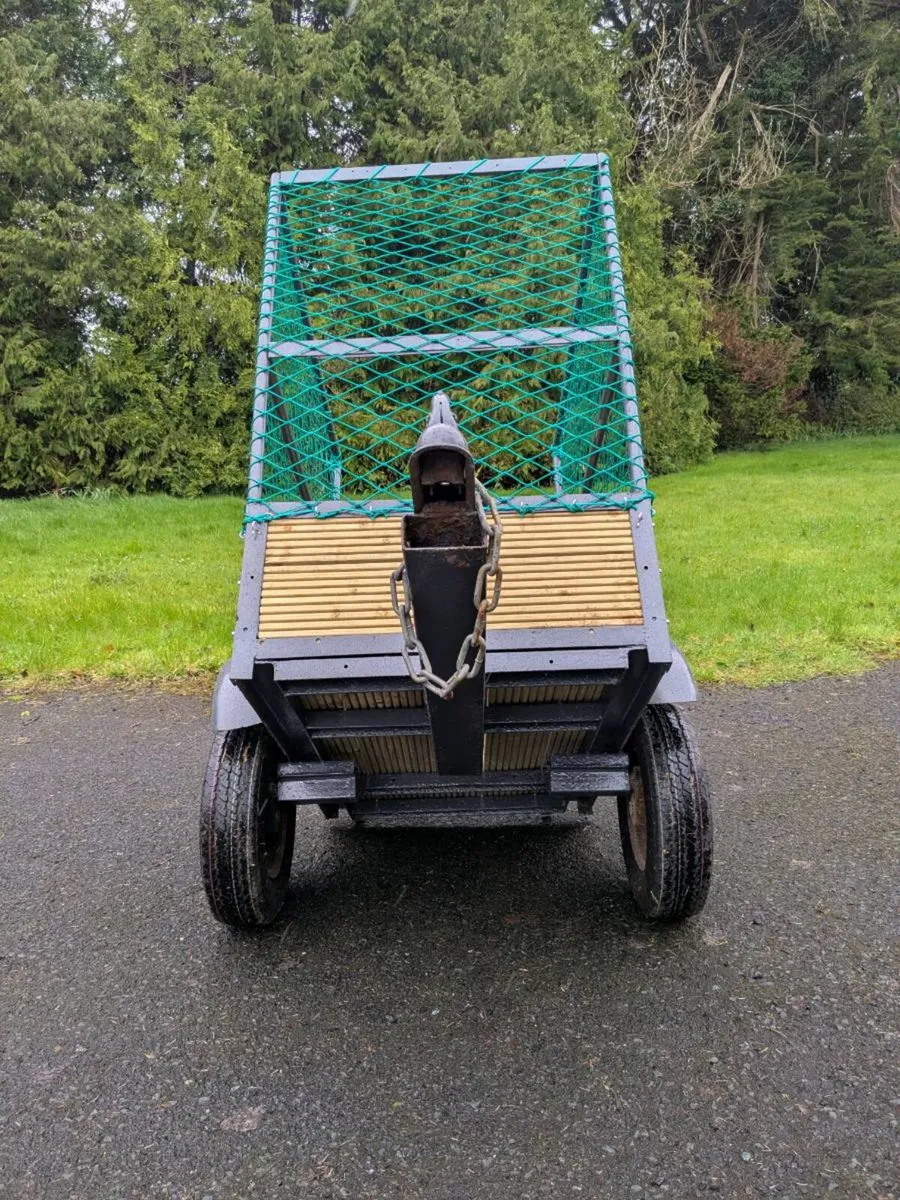 Small trailer ideal for bales/turf/recycling - Image 3