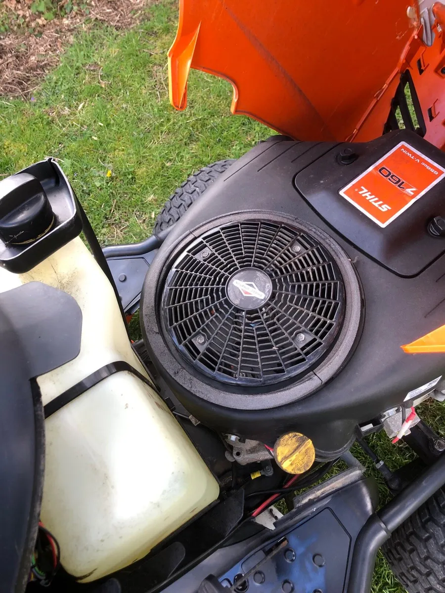 Stihl RT5112z ride on mower - Image 4