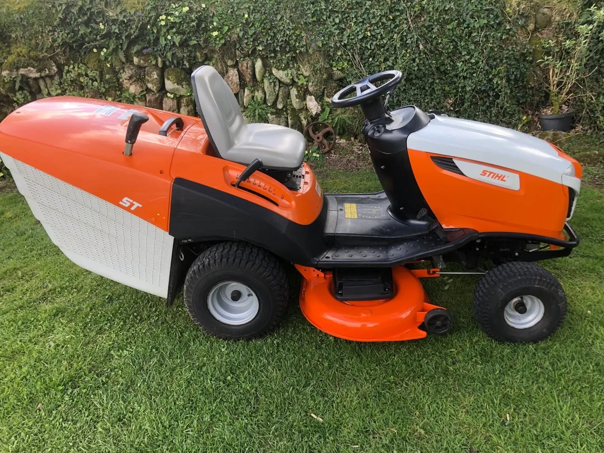 Stihl RT5112z ride on mower - Image 1