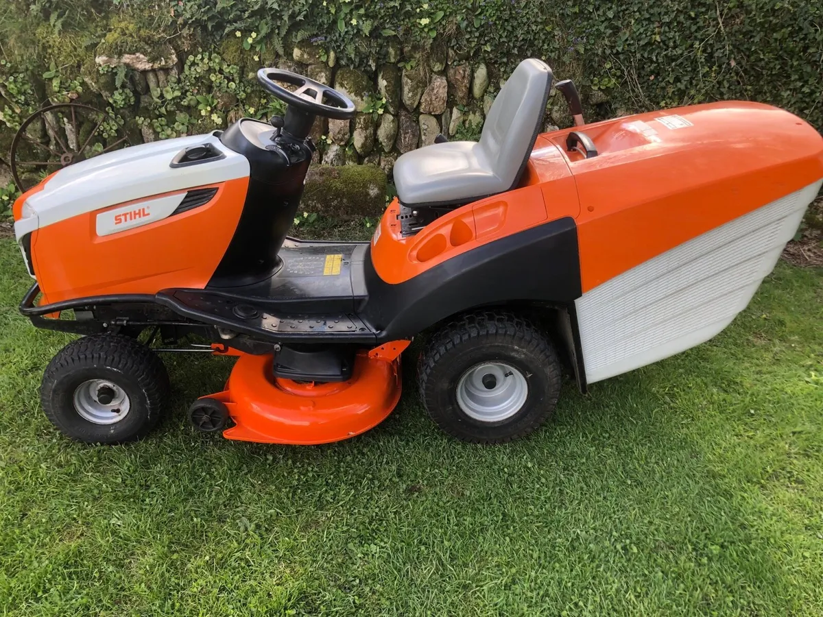 Stihl RT5112z ride on mower - Image 2
