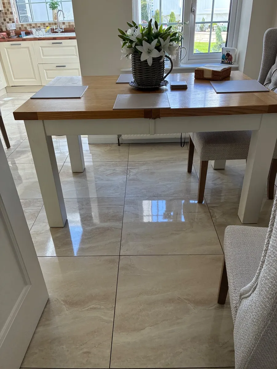 Kitchen table - Image 2