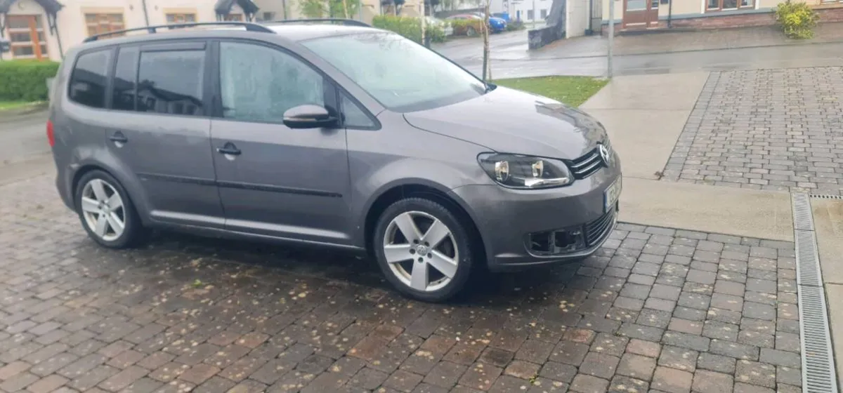 Volkswagen touran - Image 1