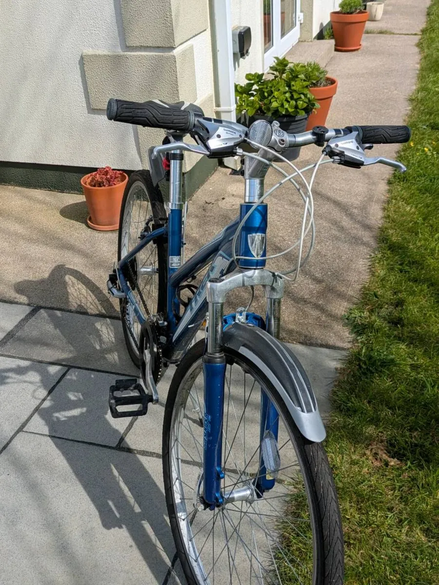 Small adults/teen Hybrid Trek bike - Image 4