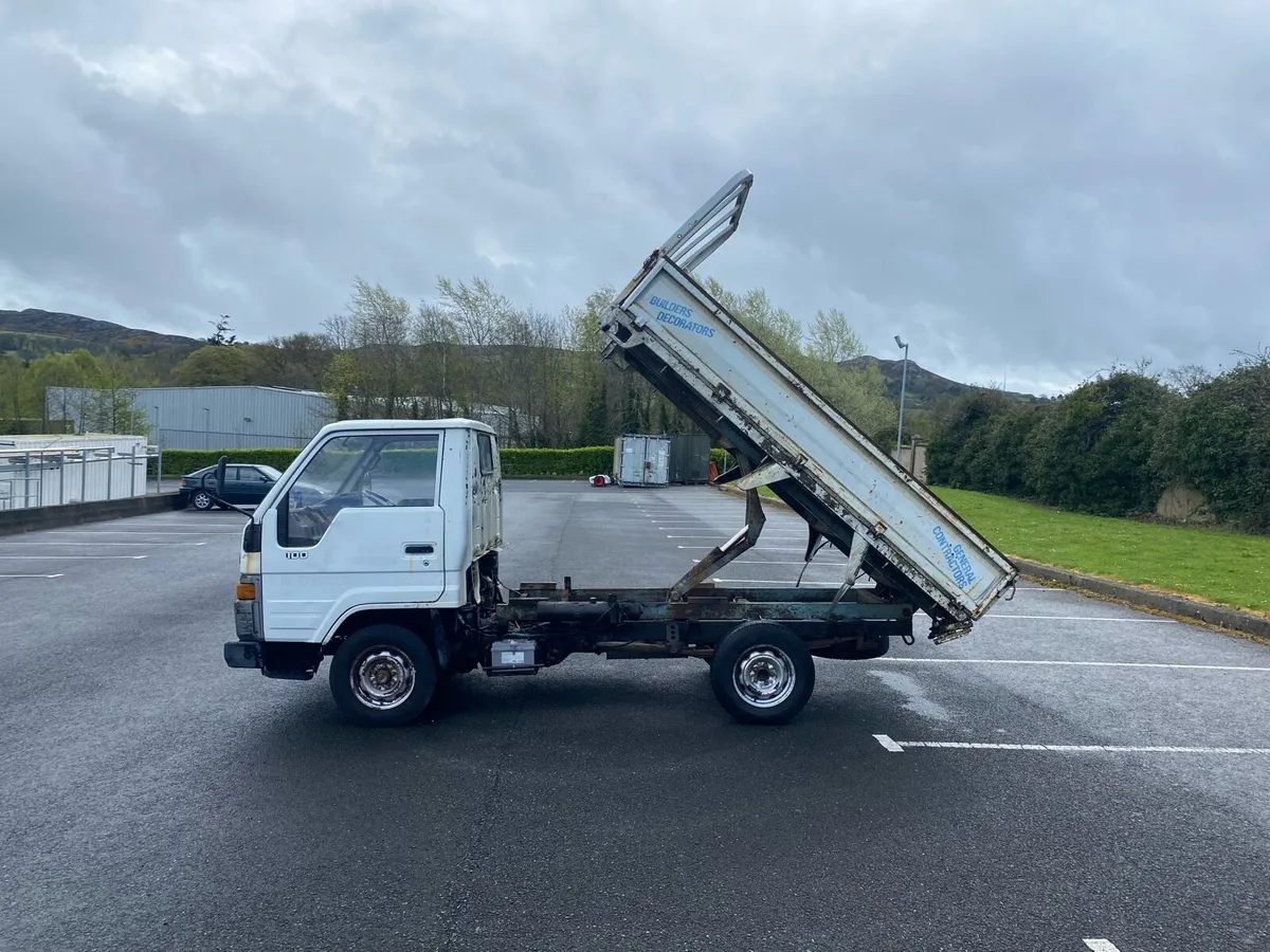 92 Toyota Dyna Tipper TAX & TESTED - Image 3
