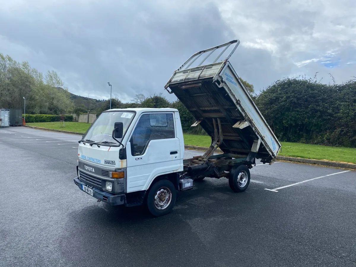 92 Toyota Dyna Tipper TAX & TESTED - Image 2