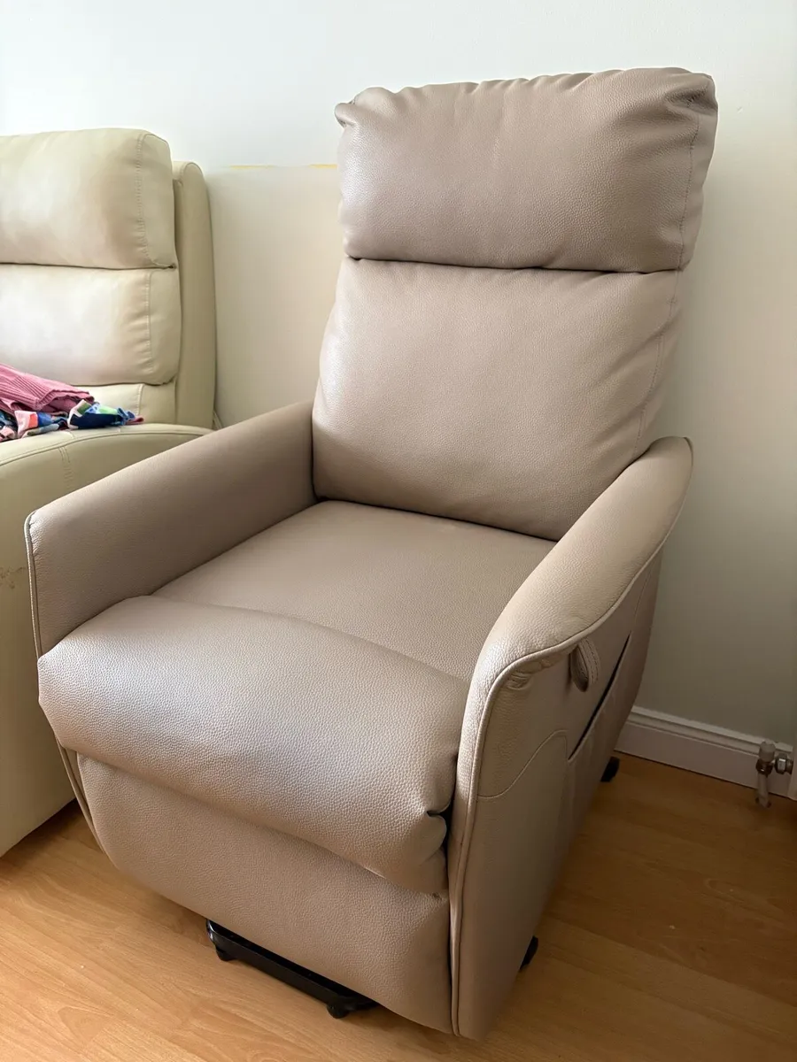 Electric riser recliner armchair - Image 1