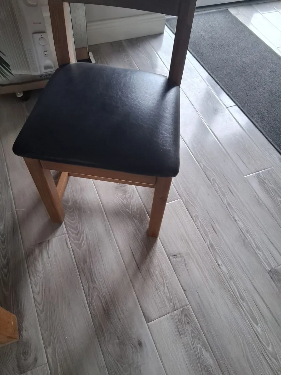 Dining table and chairs - Image 3