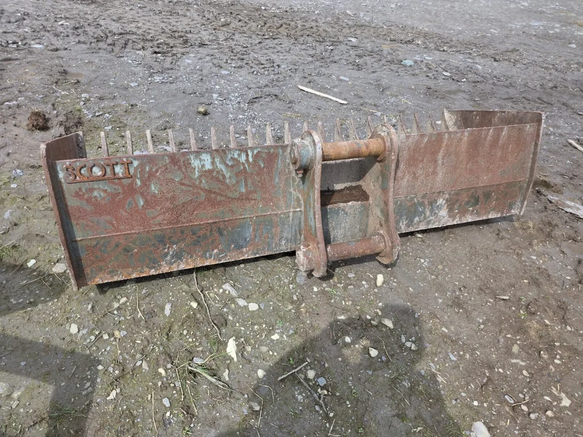 Digger 6ft 6 stone rake for 65mm pin - Image 2