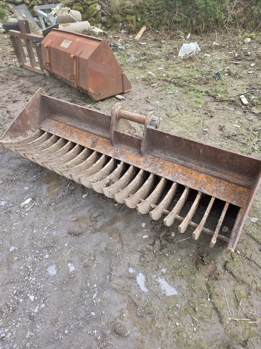 Digger 6ft 6 stone rake for 65mm pin - Image 3