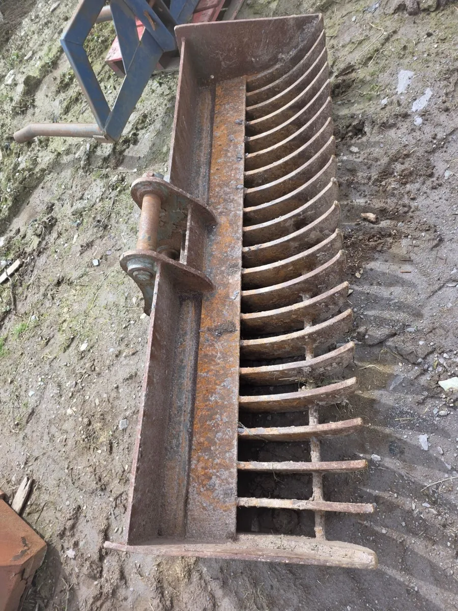 Digger 6ft 6 stone rake for 65mm pin - Image 4