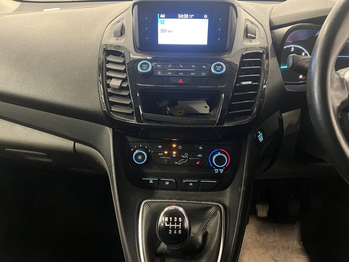 2023 Ford Transit Connect Small Panel Van - Image 3