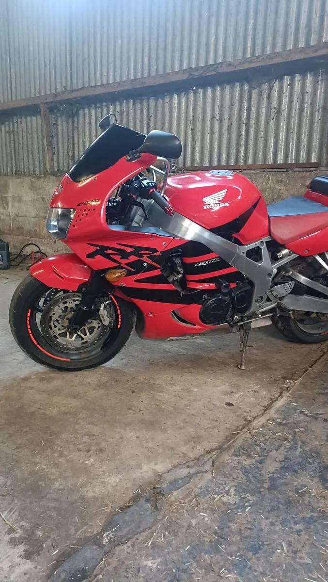(TRADE BIKES) Blade, Bandit, VFR800fi - Image 2