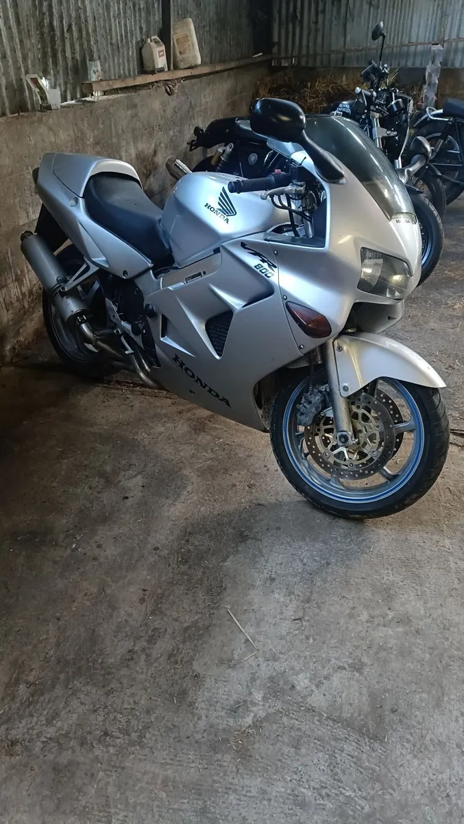 (TRADE BIKES) Bandit 600, VFR800fi - Image 2