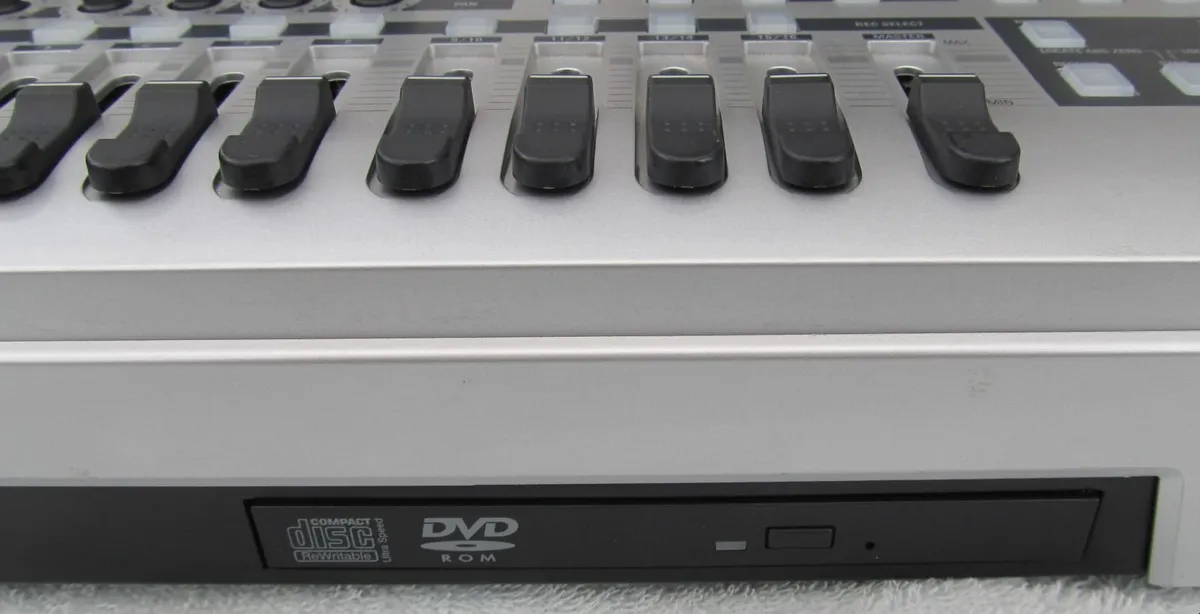 Fostex MR16 Digital Multitracker with both manuals - Image 4