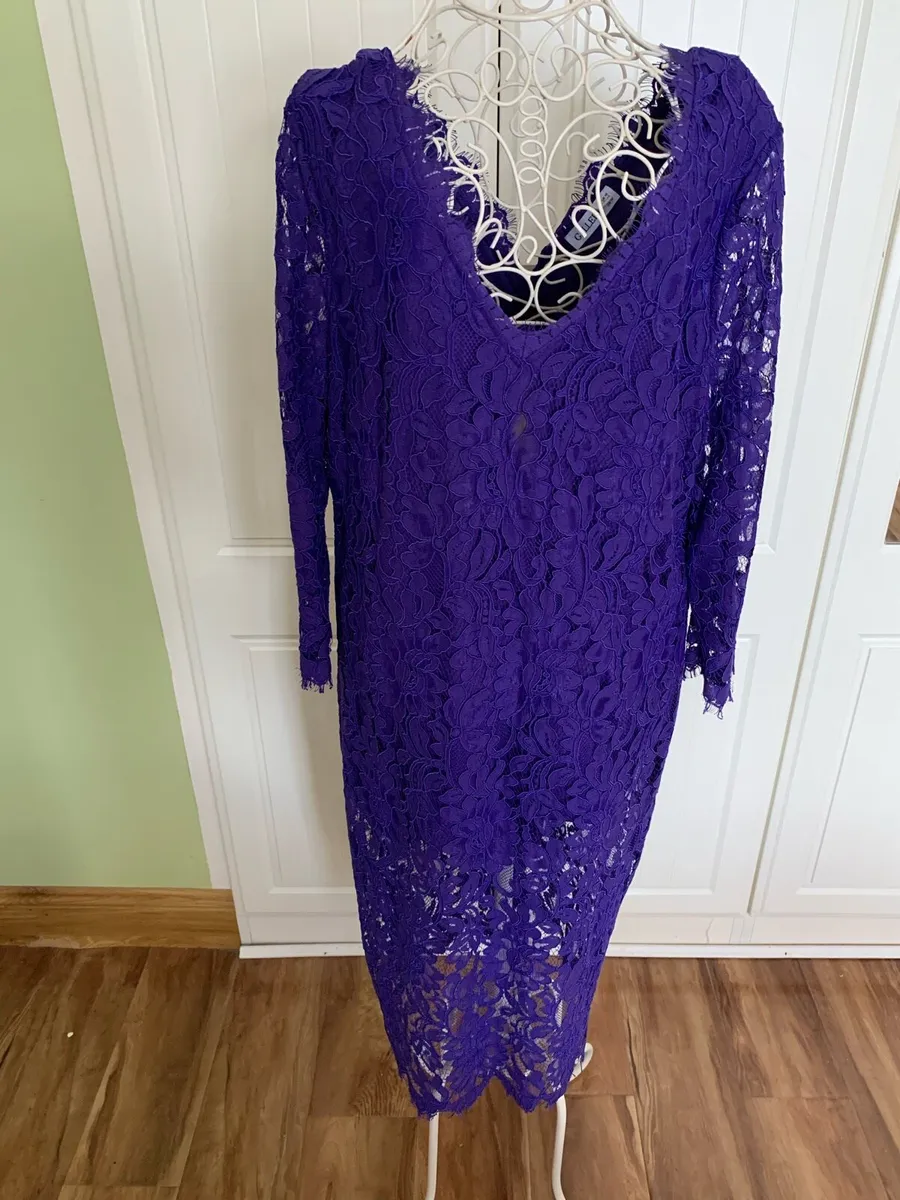 Ladies Clothes - Image 1