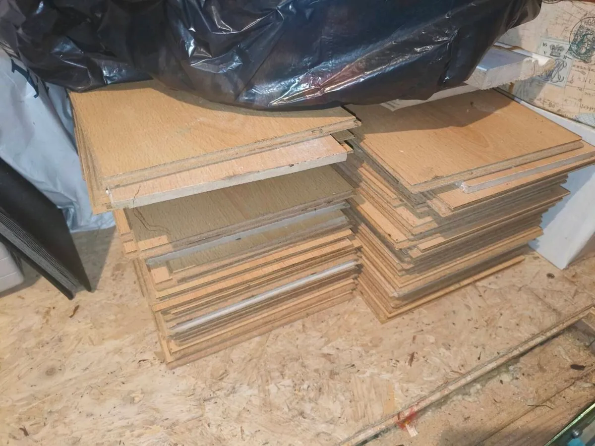 Free Laminate Timber Floor 10m2 - Image 1