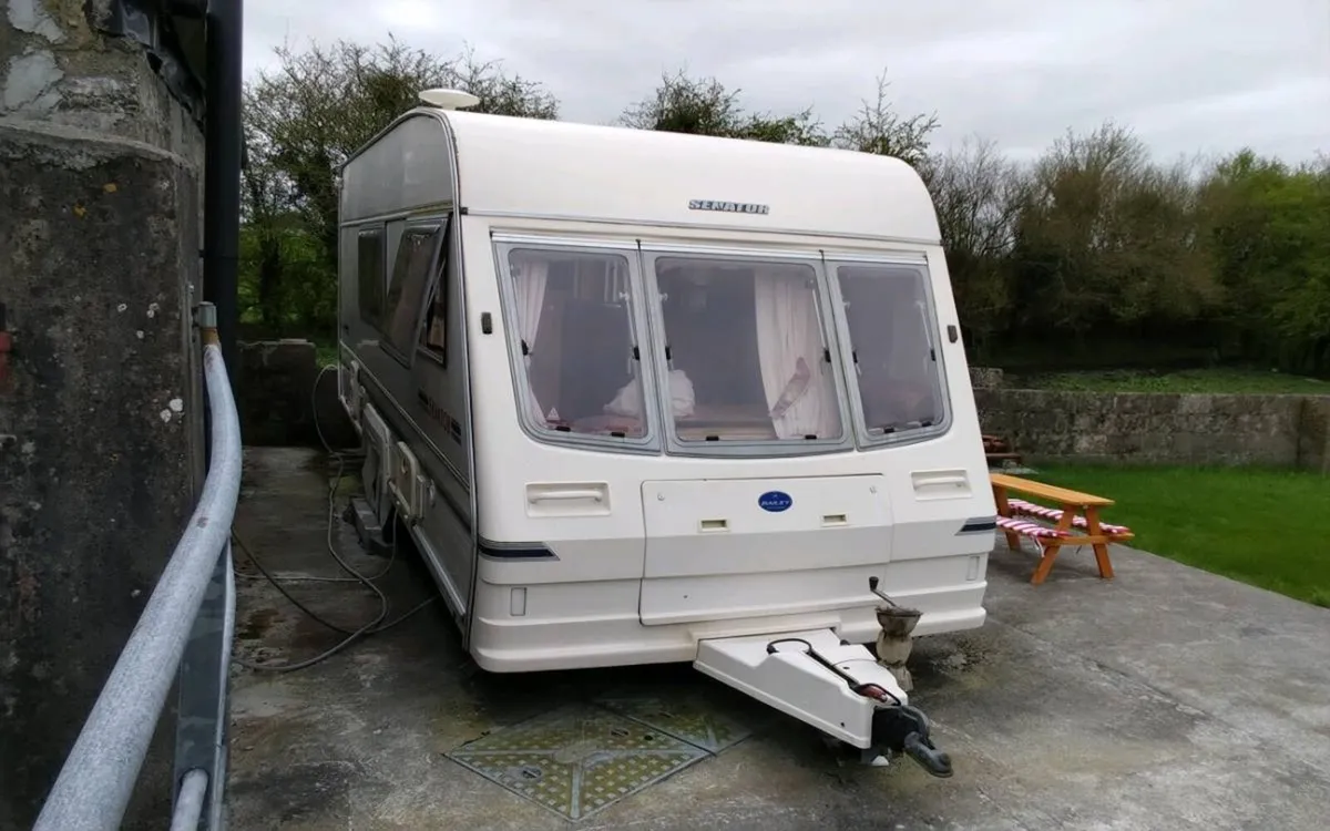 Caravan - Image 3