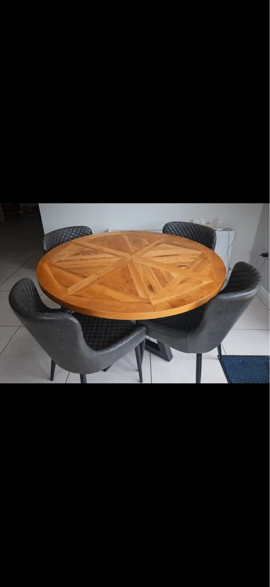 Kitchen table and 4 chairs - Image 2