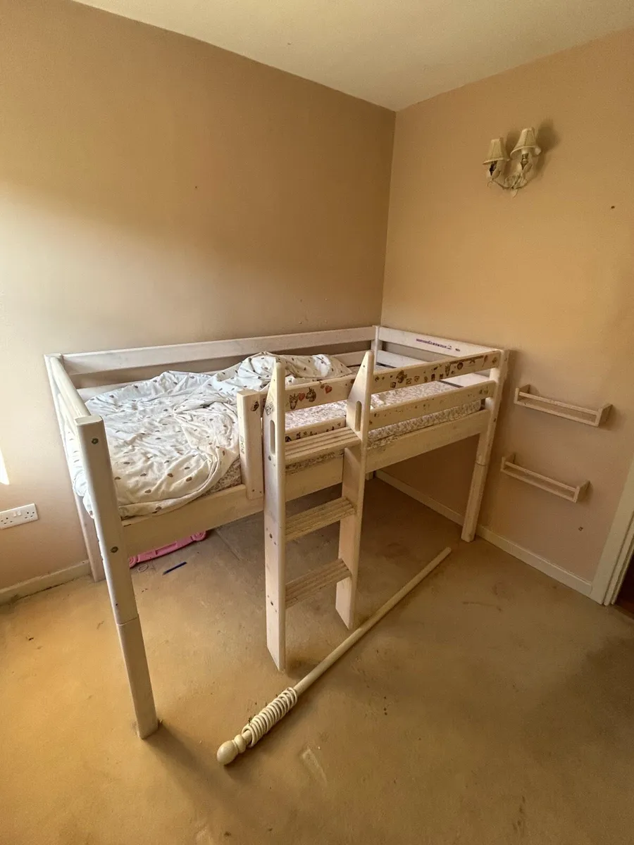 Child’s single bed - Image 3