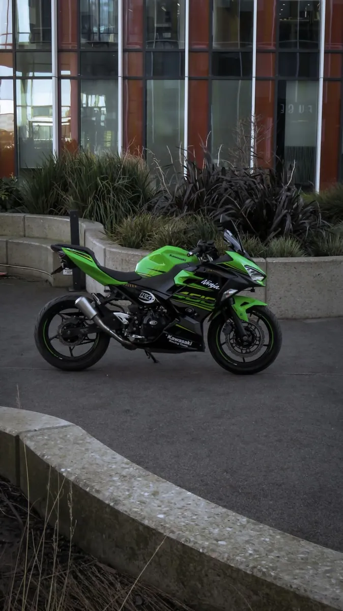 Kawasaki Ninja KRT Edition 2018 - Image 1