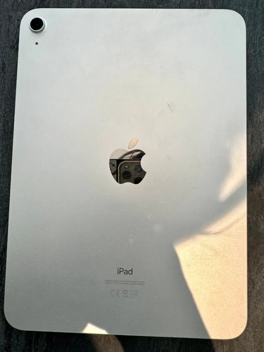 iPad 10th Gen A2696 Like New  Boxed  Used Once - Image 2