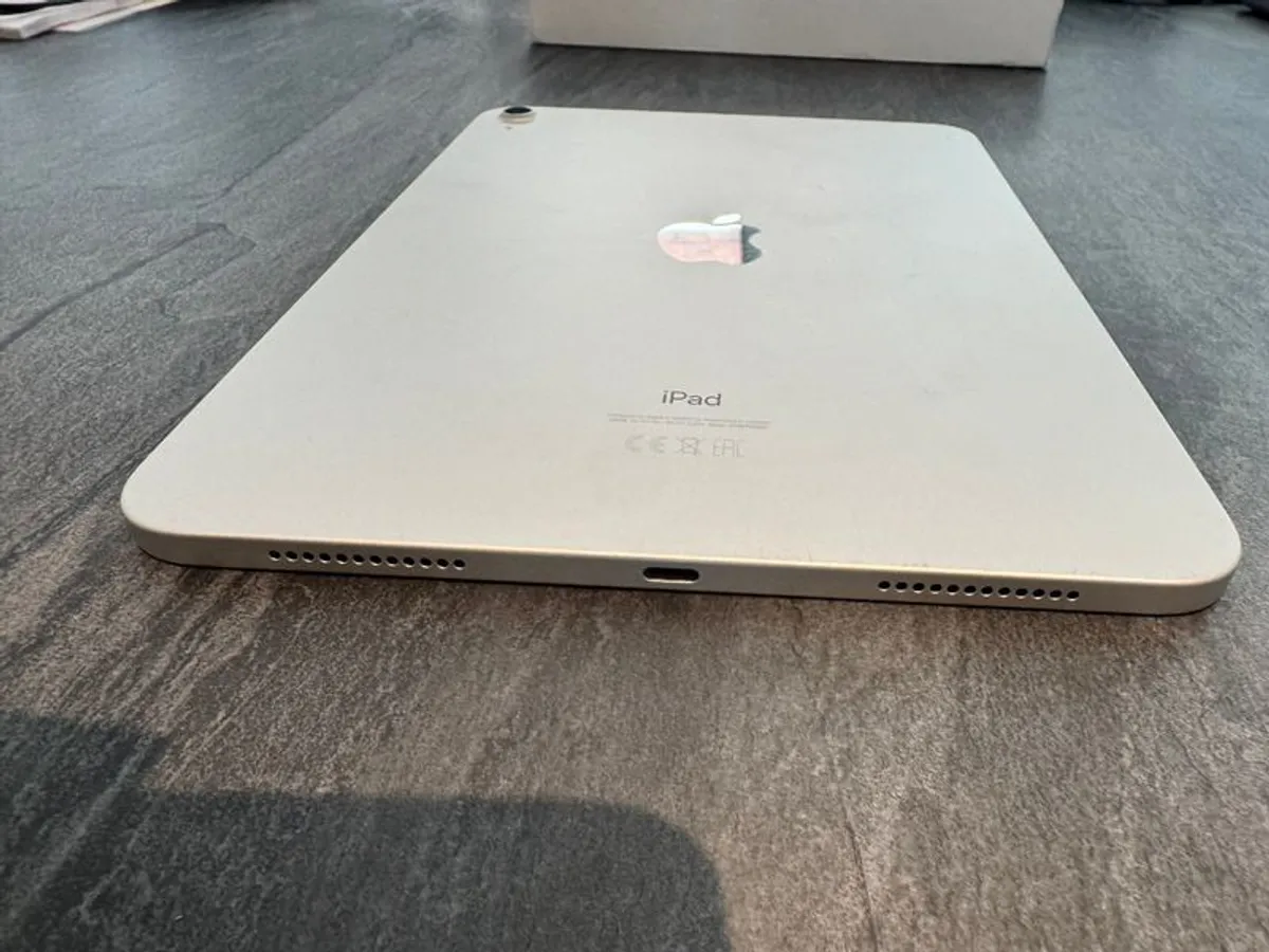 iPad 10th Gen A2696 Like New  Boxed  Used Once - Image 3