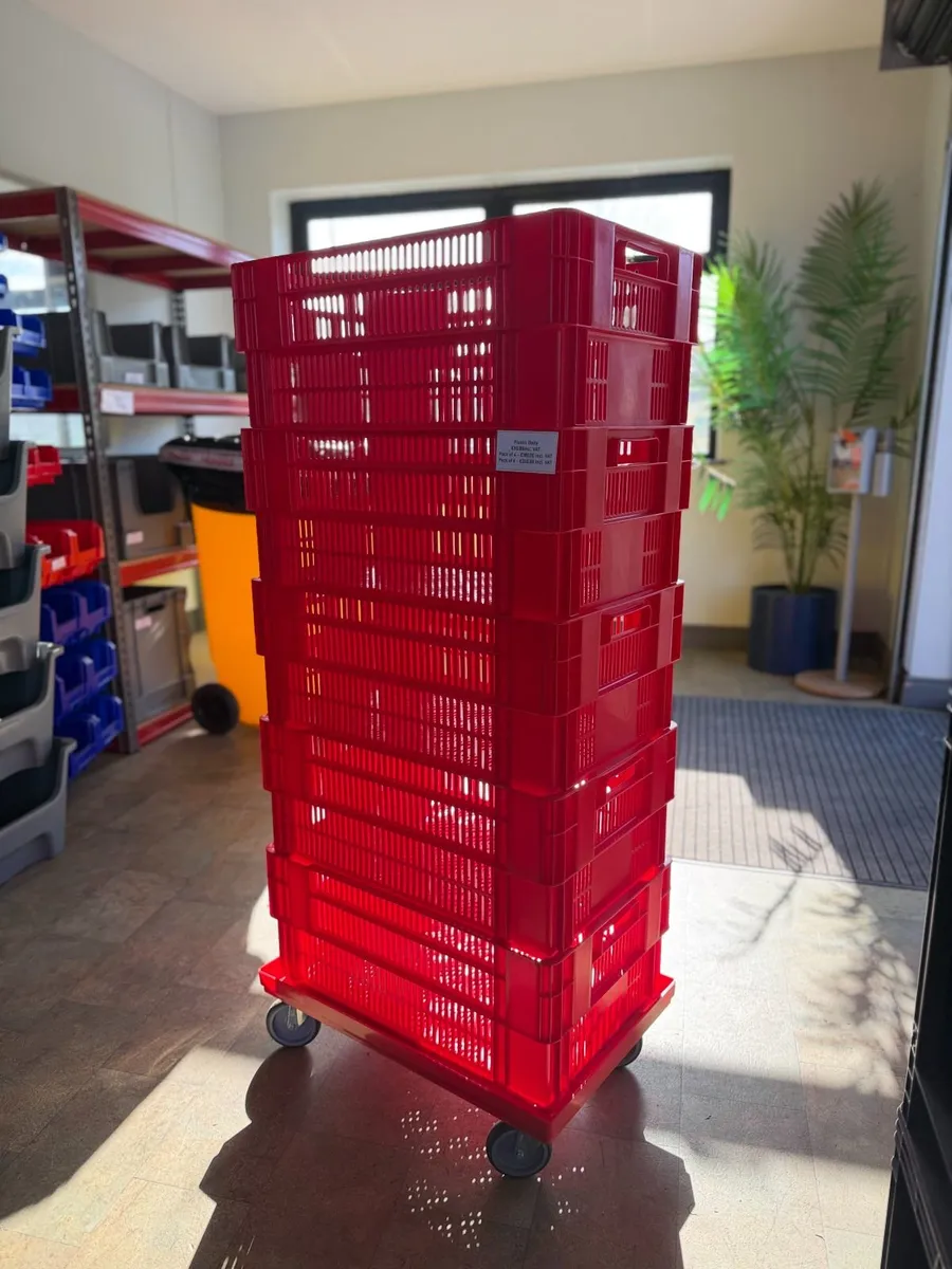 Plastic dollys on wheels - Image 1