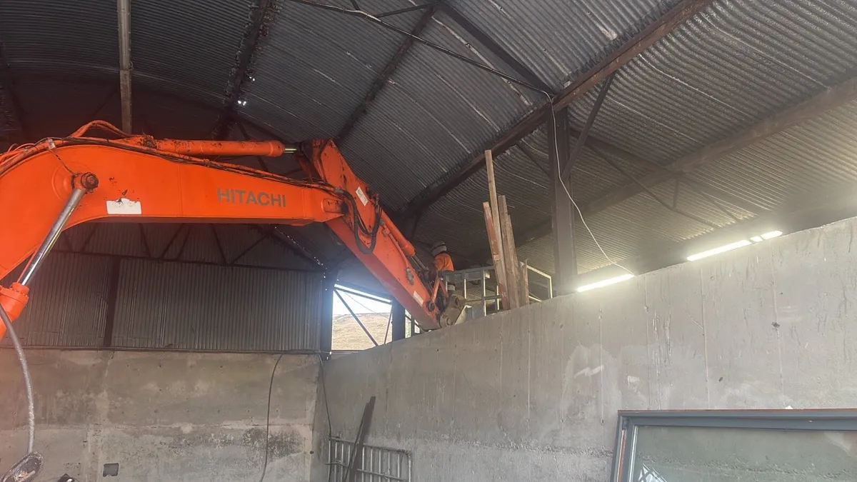 Digger and dumper trailer hire - Image 4