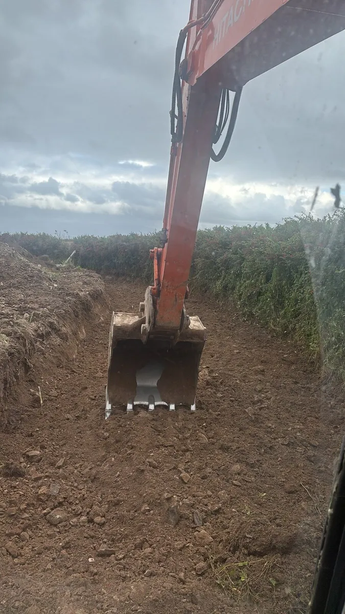 Digger and dumper trailer hire - Image 1