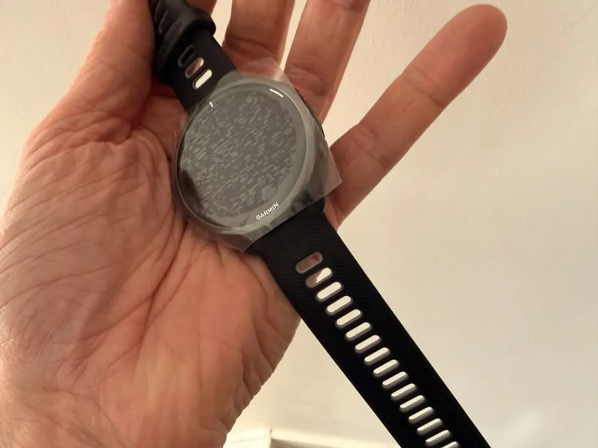 Never used Garmin Forerunner 965, Garmin Certified, Recertified, as new - Image 2