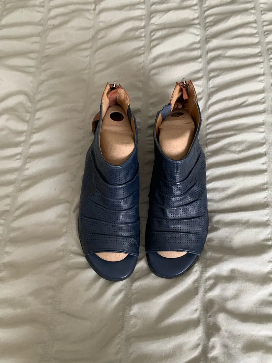 Ladies Boots - Image 1