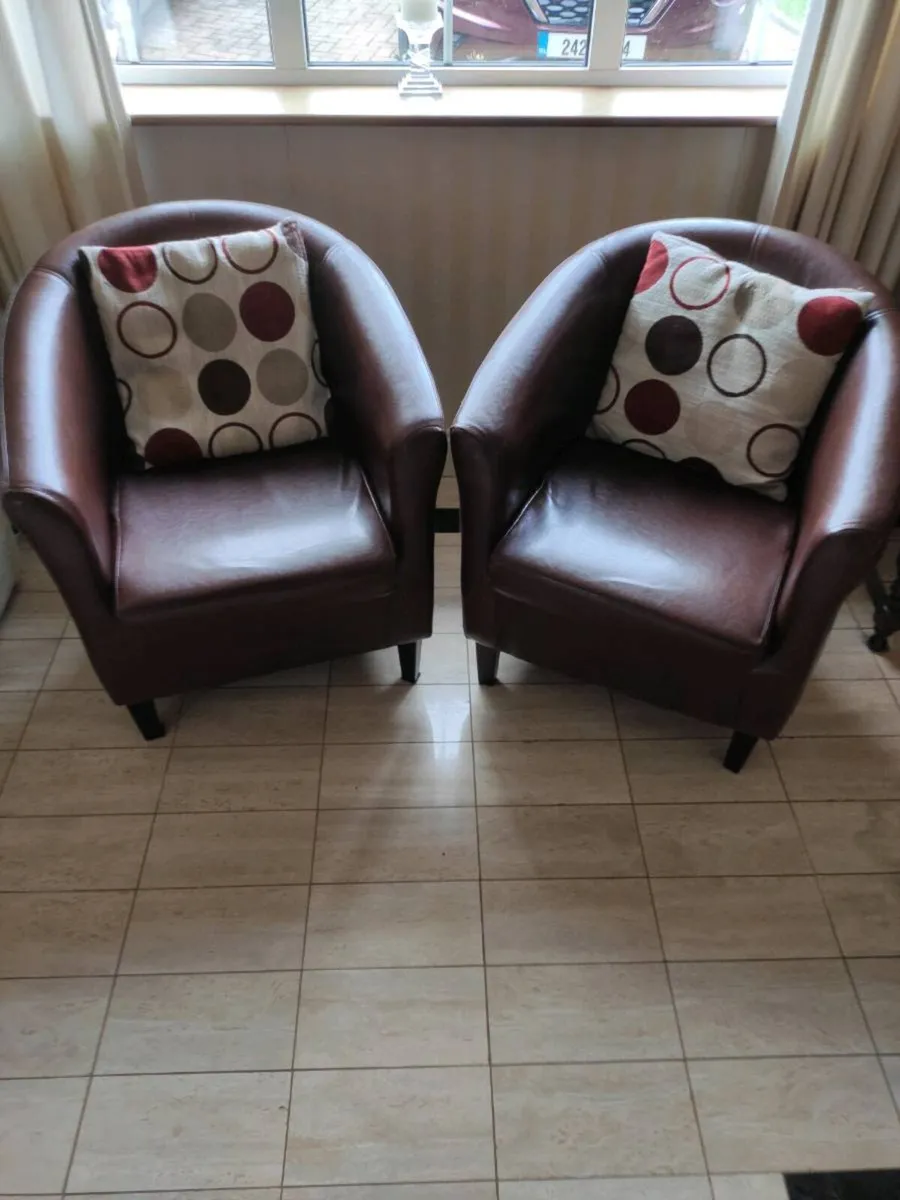 Matching leather chairs - Image 1