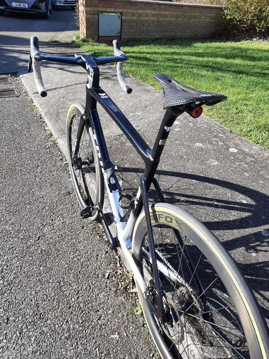 Carbon Fiber Road Bike - Image 3