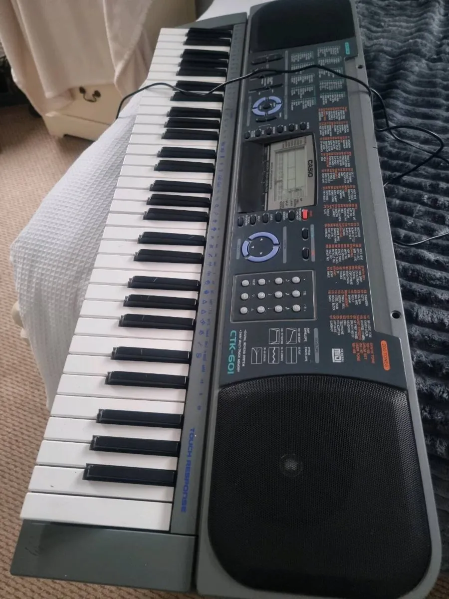 Casio piano keyboard  ctk 601 - Image 4