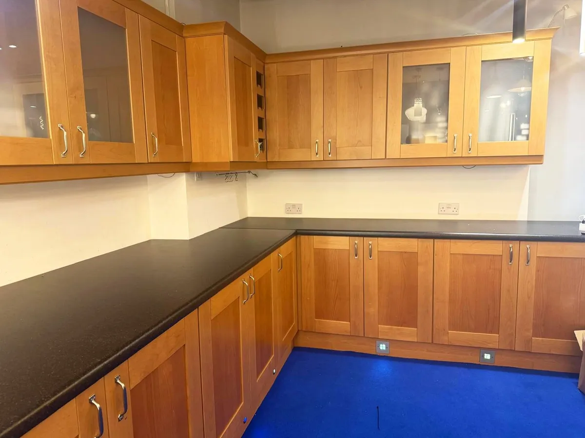 Ex Display L Shaped Fitted Kitchen With Solid Wood - Image 4