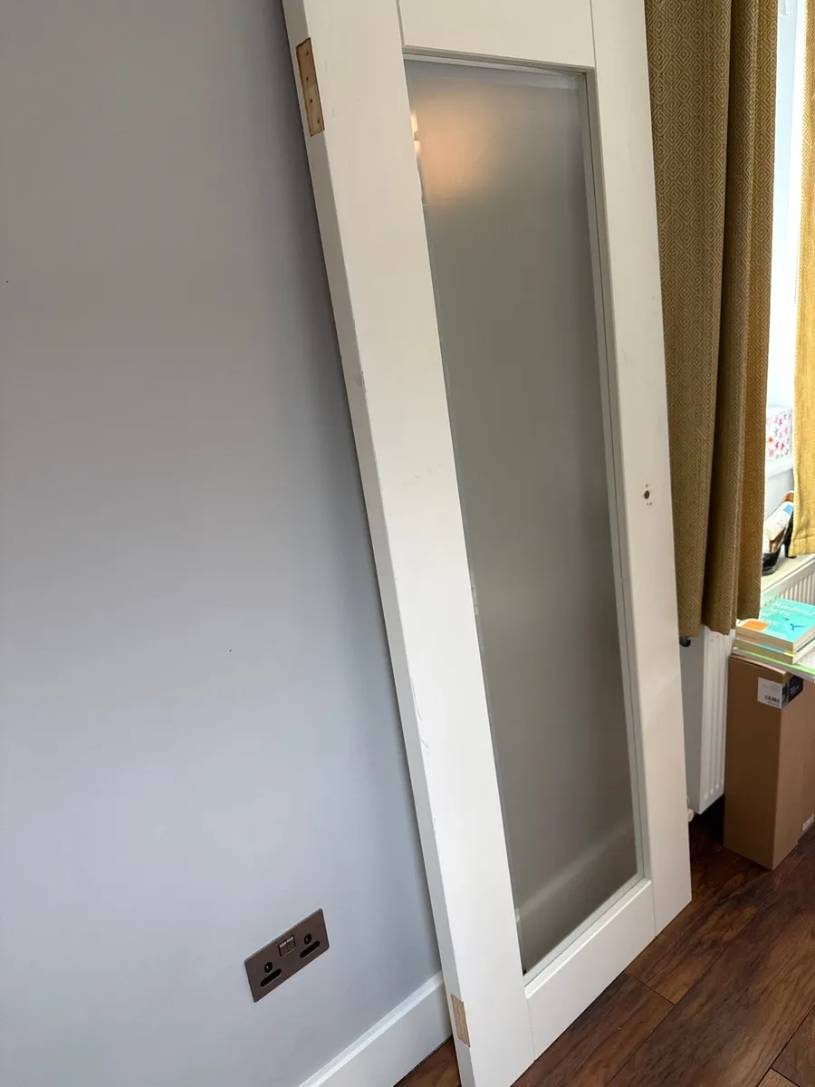 Free :white interior door with frosted glass panel - Image 2