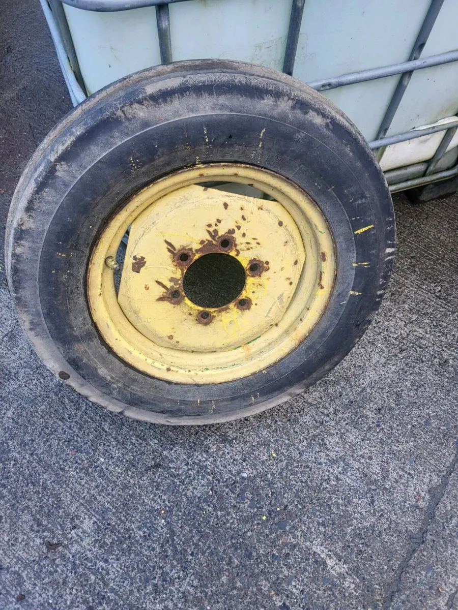 John deere 8 stud - Image 4