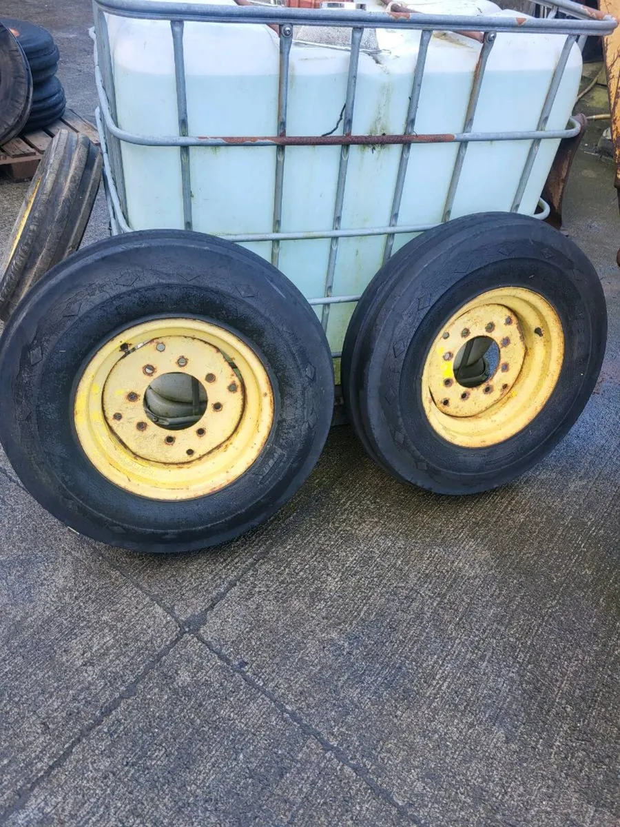 John deere 8 stud - Image 2